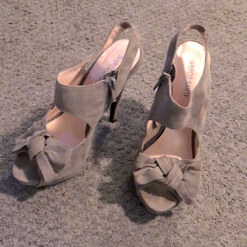Bow Toe Detail Taupe Pumps